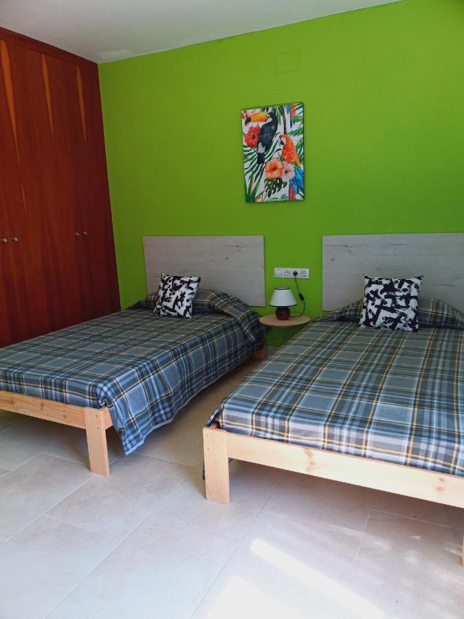 Chalet Amplio Con Jardin Y Zona Barbacoa. Reus Bagian luar foto